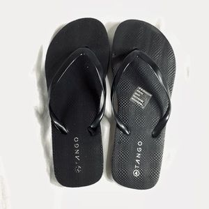 NWOT Tango Thong Flip Flops